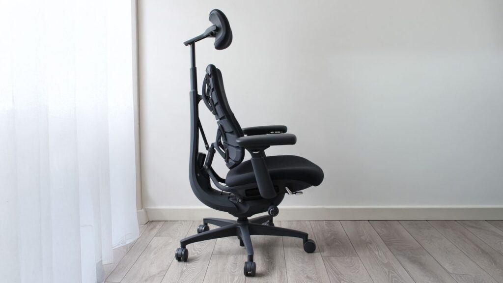 I tried the world’s first ‘dynamic ergonomic’ office chair with a special spinal stretching and massage mode
