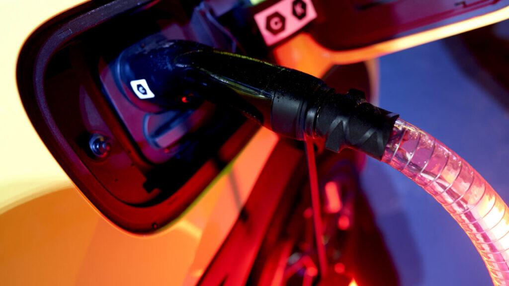 Electric vehicle sales grew 25% worldwide but just 6% in North America