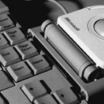 Veteran Microsoft engineer explains how WinHelp was “online” — despite Windows 3.0 predating the Internet