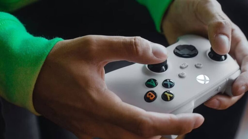 Scientists have worked out why some people invert video game controls, so which side is correct?