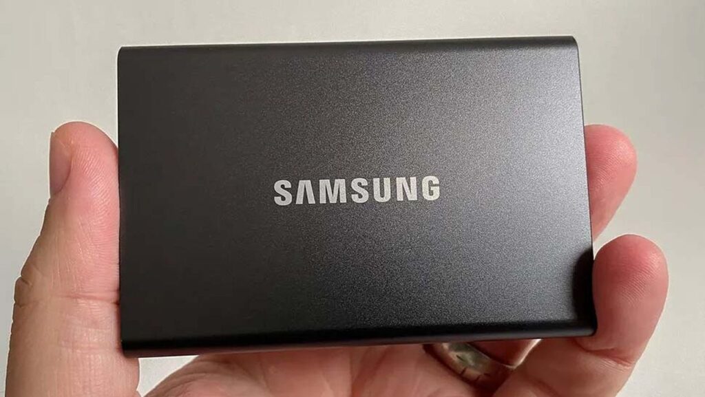Lightning-fast storage in your pocket: Samsung’s T7 SSD slashes to $149 in major Amazon deal
