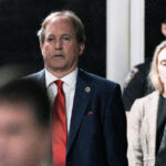 If things in America weren’t stupid enough, Texas is suing Tylenol maker