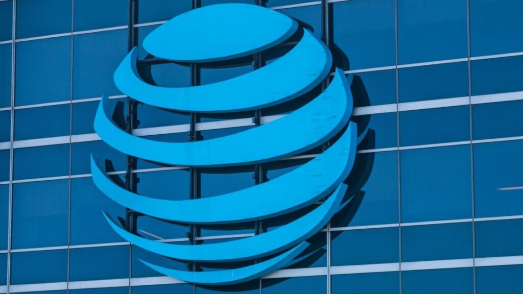 AT&T sues ad industry watchdog instead of pulling ads that slam T-Mobile