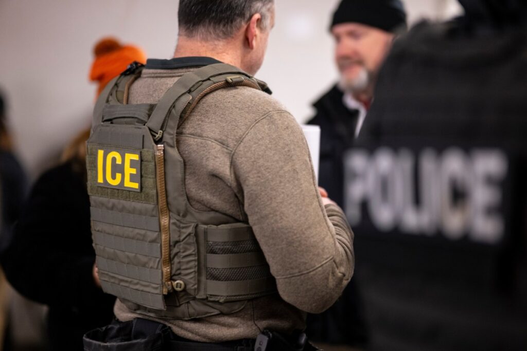 ICE bought vehicles equipped with fake cell towers to spy on phones 