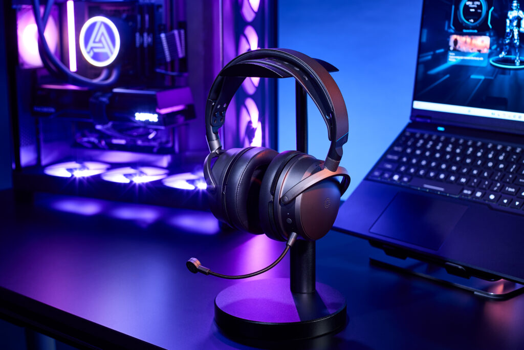 Audeze upgrades its Maxwell gaming headset with magnetic ear pads