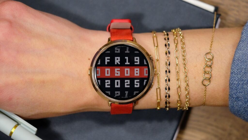 CES 2026: Pebble Reboots Its Stylish Round Smartwatch With Pebble Round 2