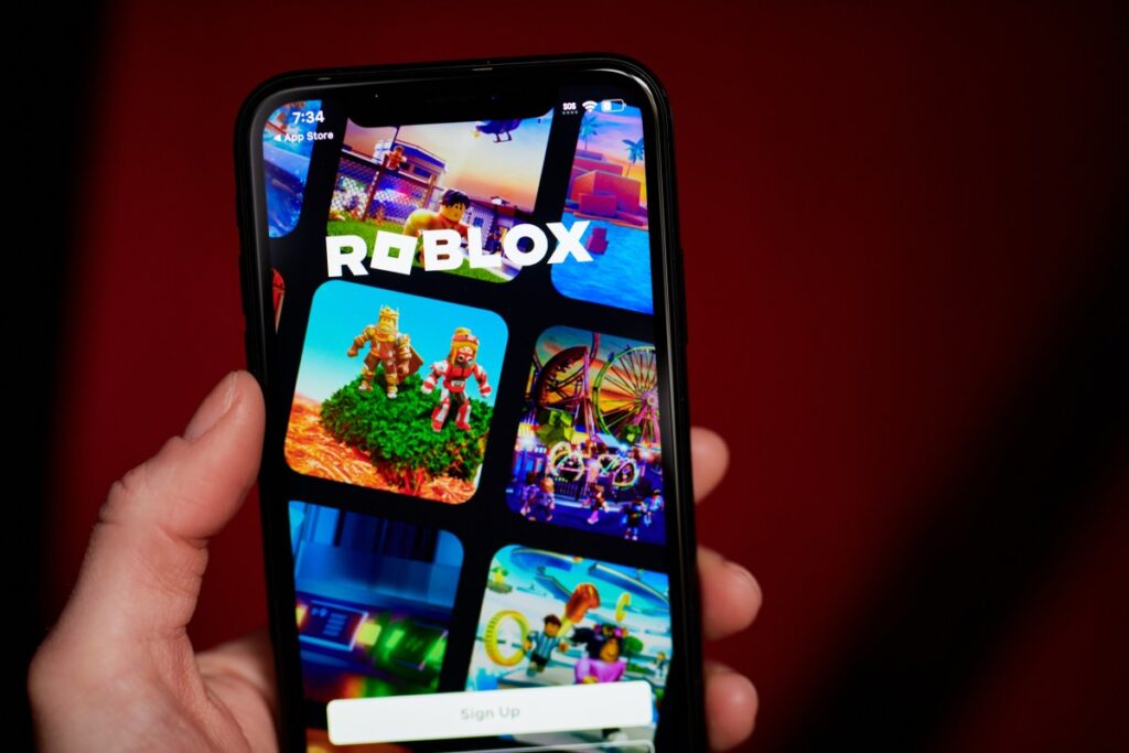 Roblox now requires all users globally to complete age checks to access chat