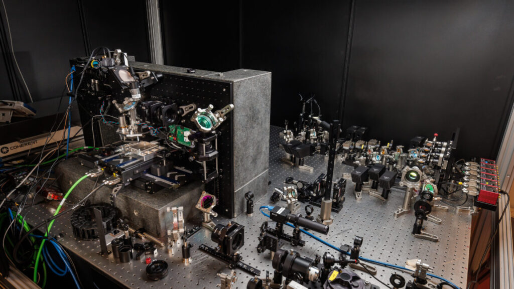 Microsoft’s new 10,000-year data storage medium: glass