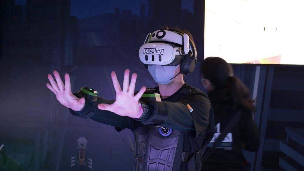 Evangelion: Cross Reflections Reveals Hand Tracking