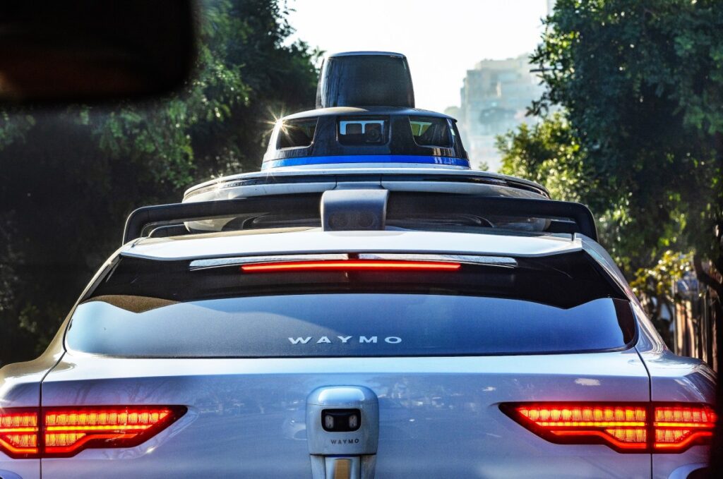 Robotaxi companies refuse to say how often their AVs need remote help