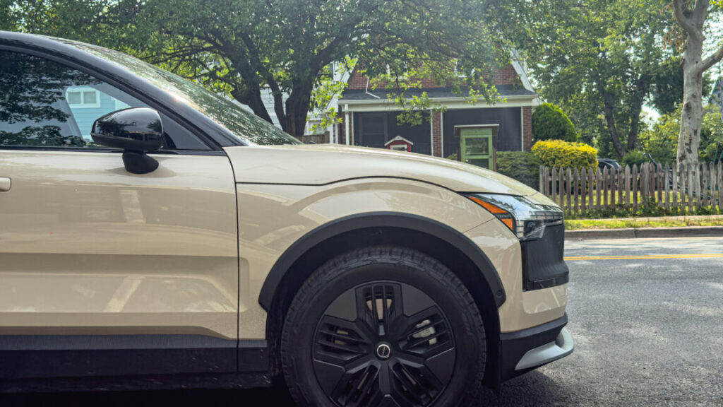 A good little EV you won’t be able to buy soon: The Volvo EX30 Cross Country